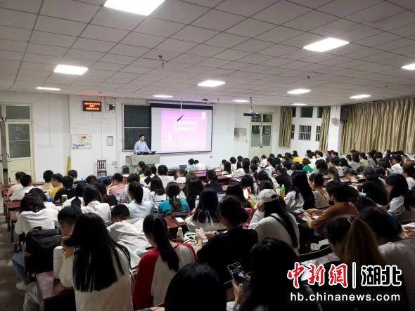 朱正明走进德赢AC米兰官网讲述关公文化 朱正明走进德赢AC米兰官网讲述关公文化